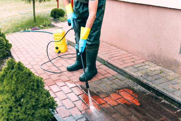 Best Sidewalk Pressure Washing  in Rialto, CA